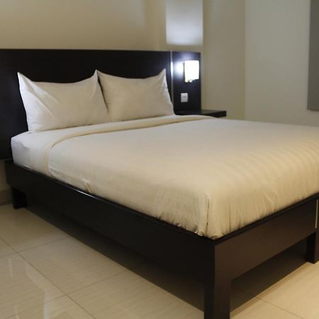 Bella Vita Hotel Купанг Экстерьер фото