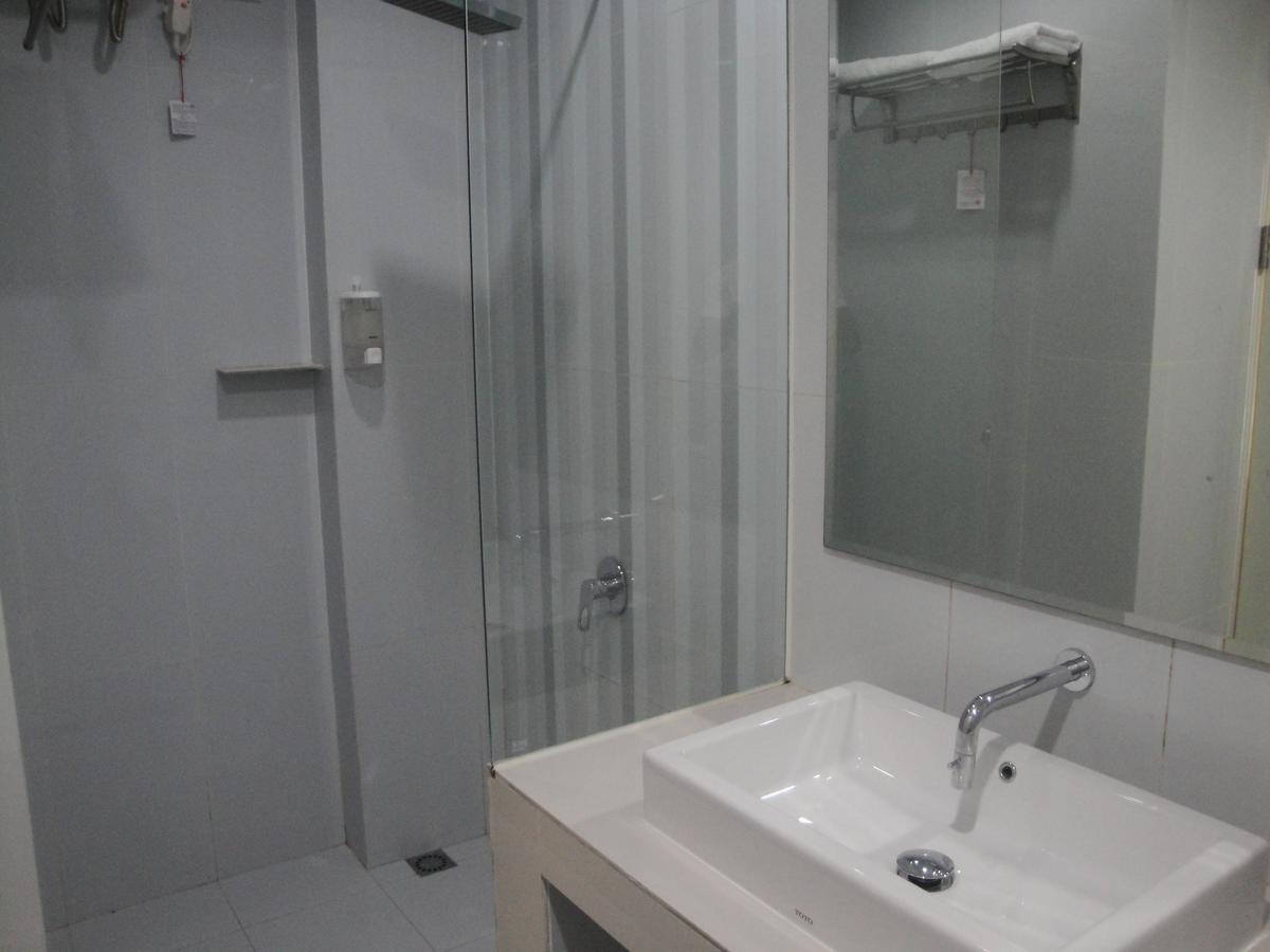 Bella Vita Hotel Купанг Экстерьер фото