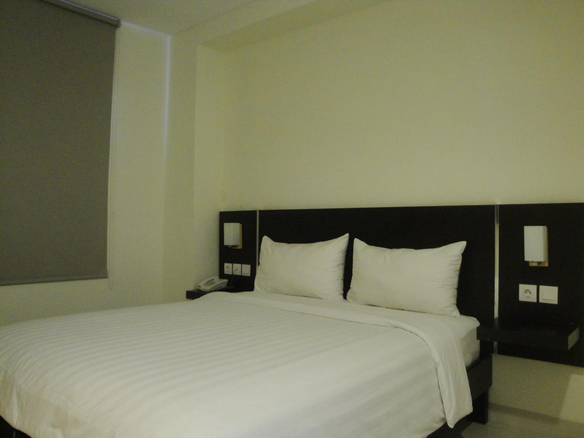 Bella Vita Hotel Купанг Экстерьер фото