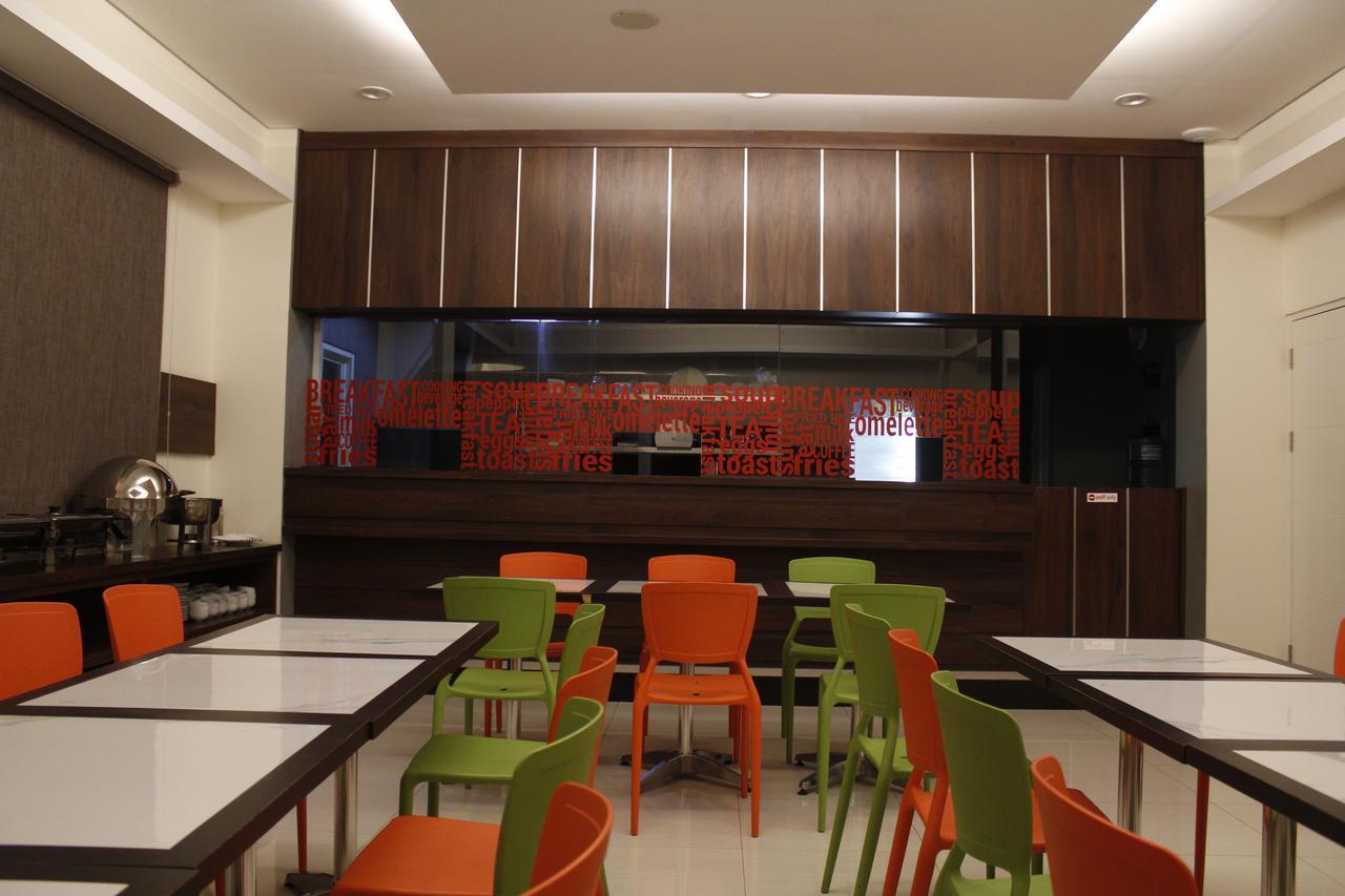 Bella Vita Hotel Купанг Экстерьер фото