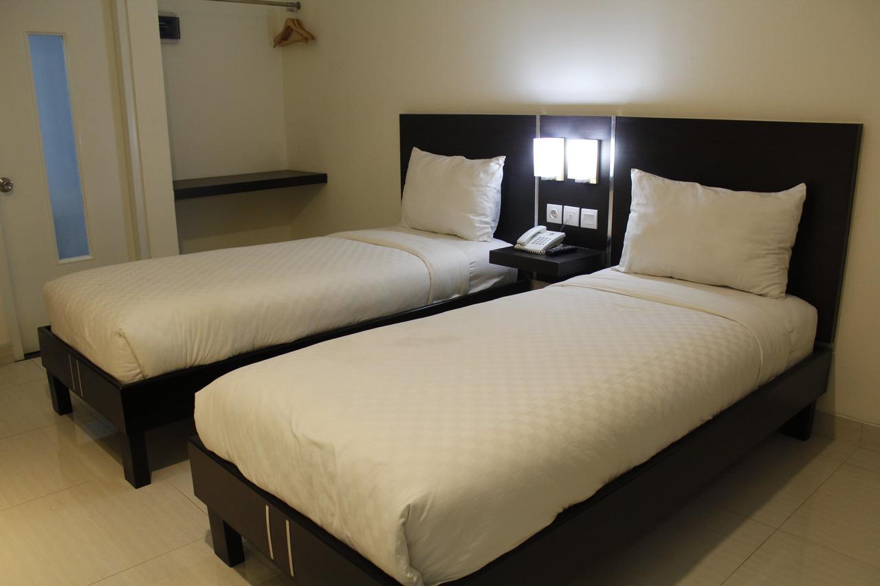 Bella Vita Hotel Купанг Экстерьер фото